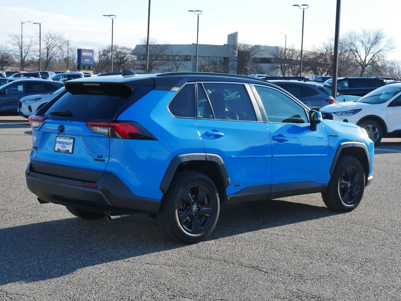 Used 2019 Toyota RAV4 LE w/ Carpet Mat Package AWD/4WD image 4
