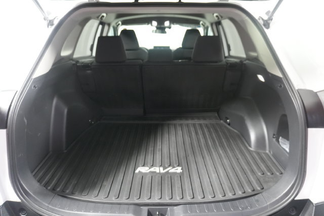 Used 2025 Toyota RAV4 XLE AWD/4WD image 28