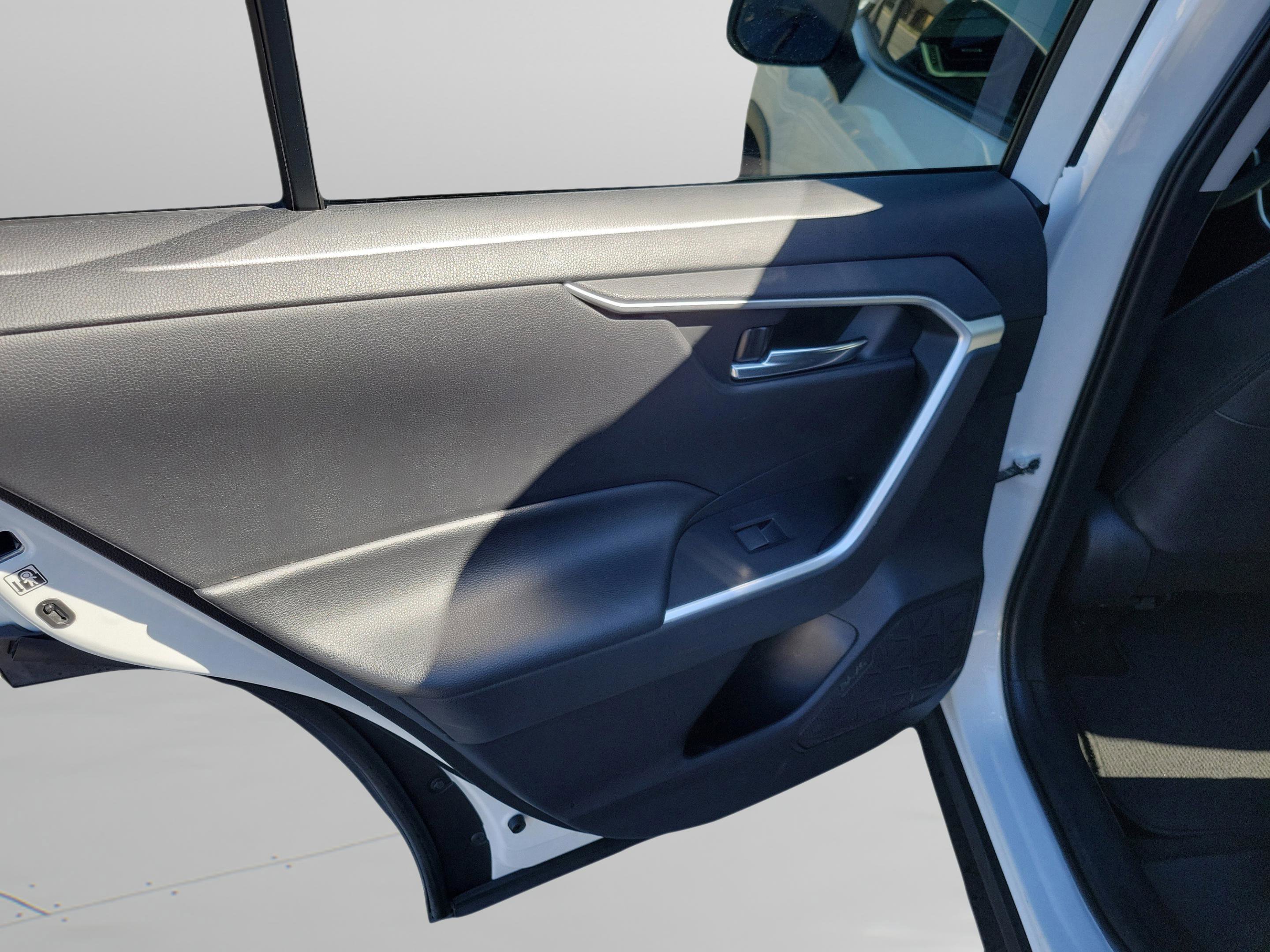 Used 2019 Toyota RAV4 XLE Premium w/ Advanced Technology Package image 28