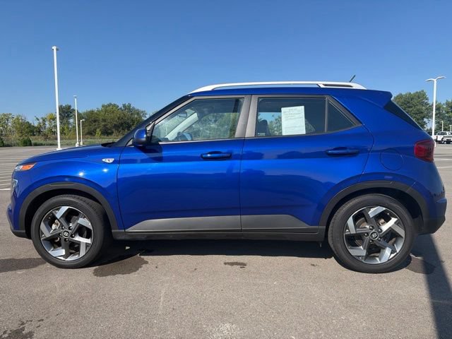 Used 2025 Hyundai Venue SEL FWD image 12