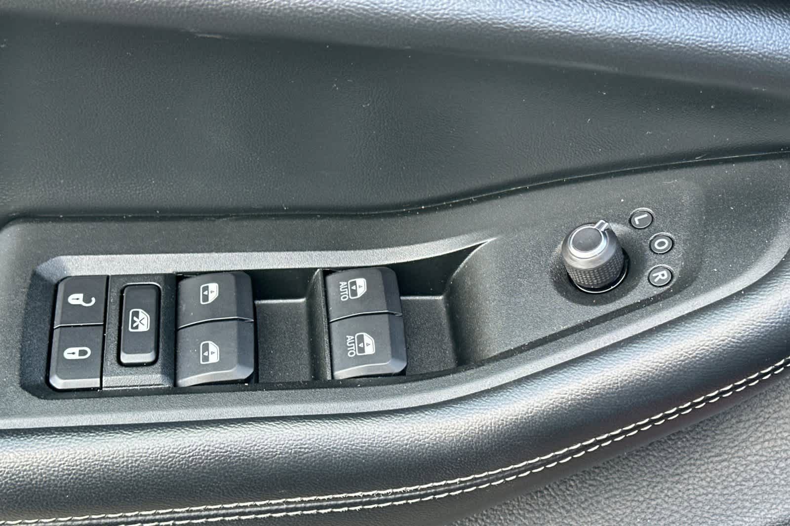 Used 2021 Jeep Grand Cherokee L Laredo RWD image 14
