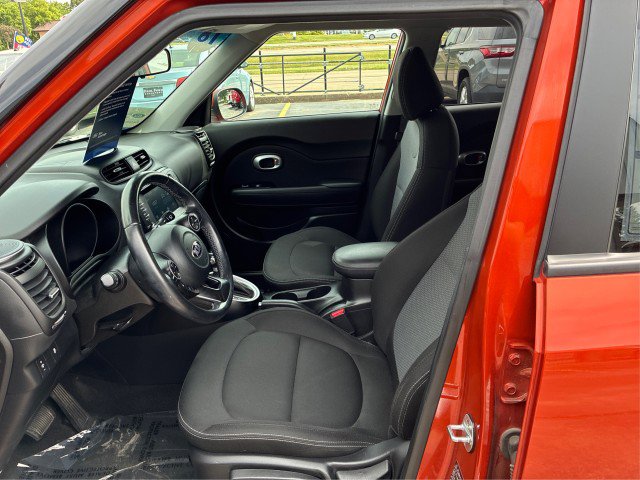Used 2018 Kia Soul + FWD image 9