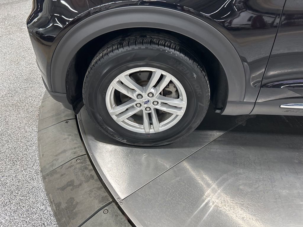 Certified 2023 Ford Explorer XLT w/ Equipment Group 202A image 33