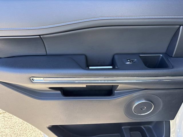 Certified 2024 Ford Expedition XLT image 19