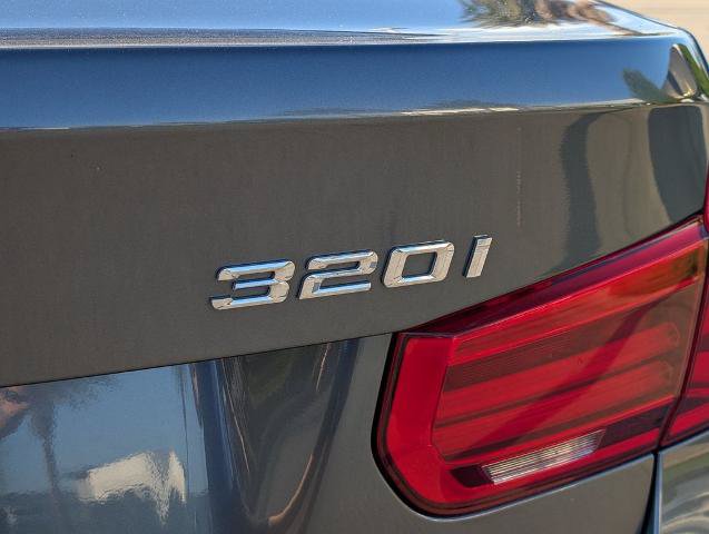 Used 2018 BMW 320i Sedan RWD image 5