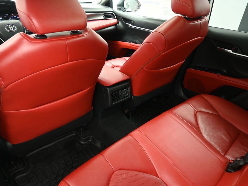 Used 2019 Toyota Camry XSE image 19