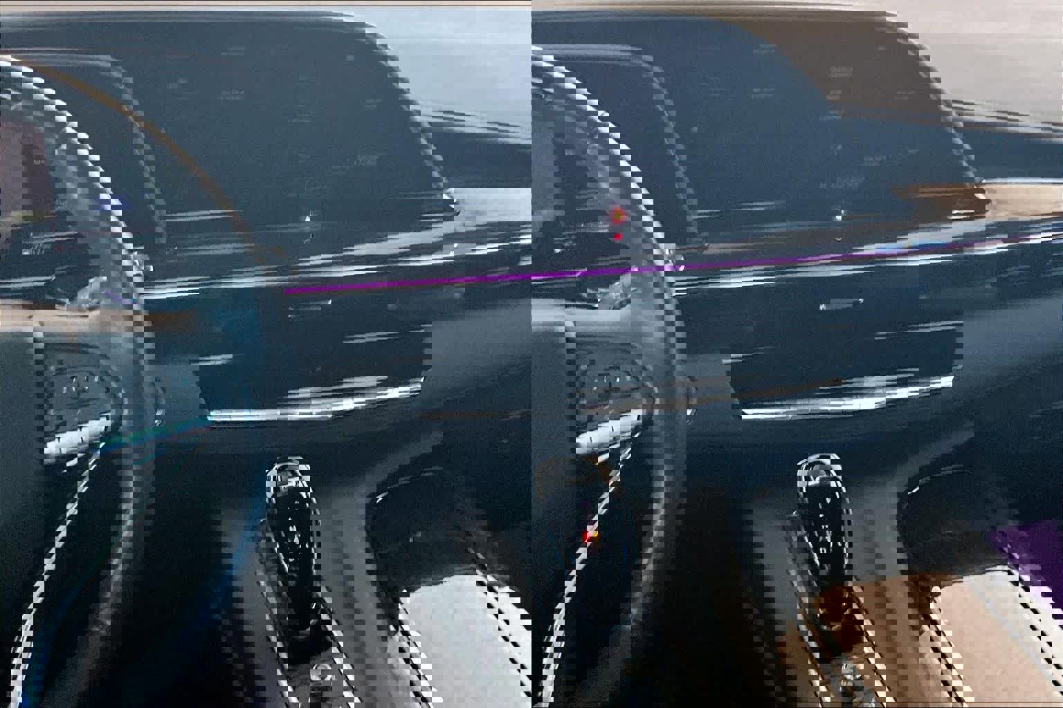 Used 2023 Cadillac Escalade ESV Premium Luxury image 9