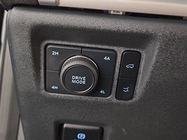 Certified 2025 Ford Expedition Active AWD/4WD image 20