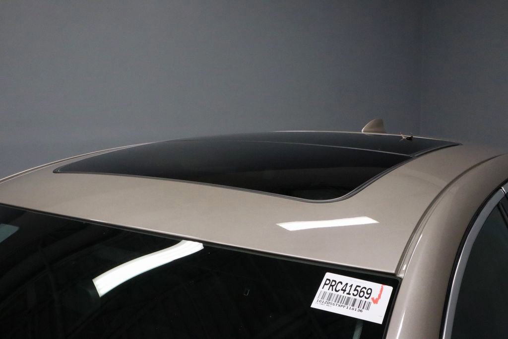 Used 2023 Chevrolet Malibu LT image 36