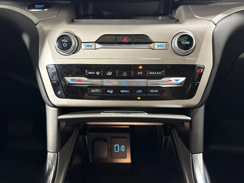 Certified 2023 Ford Explorer XLT w/ Equipment Group 202A AWD/4WD image 28