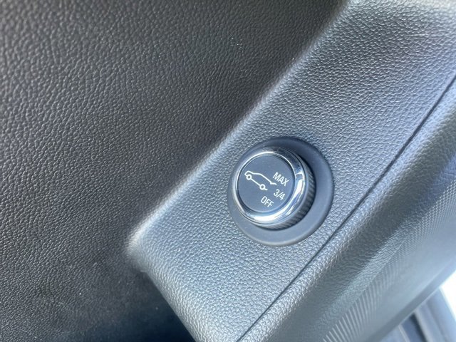 Used 2023 Chevrolet Traverse LT image 17