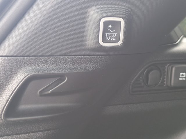 Used 2024 Jeep Grand Cherokee Altitude AWD/4WD image 32