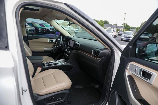 Certified 2022 Ford Explorer Limited w/ Equipment Group 301A AWD/4WD image 39