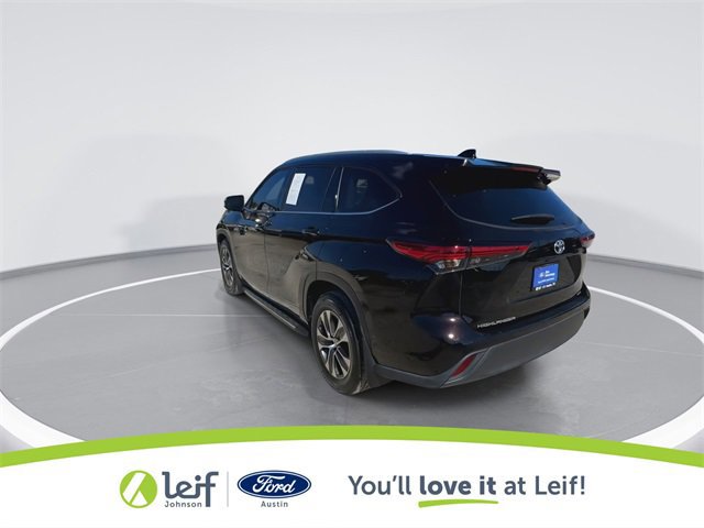 Used 2022 Toyota Highlander XLE image 9