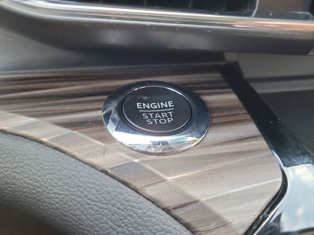 Certified 2022 Ford Explorer Limited w/ Equipment Group 301A image 28