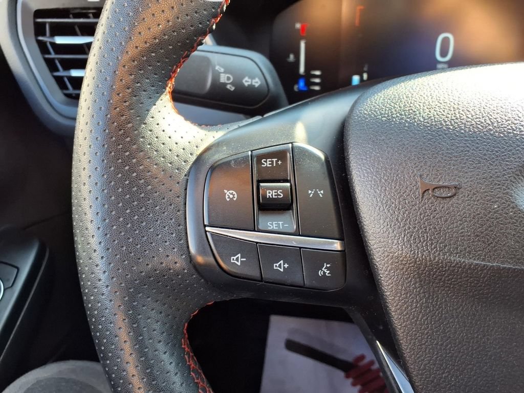 Certified 2024 Ford Escape ST-Line AWD/4WD image 18