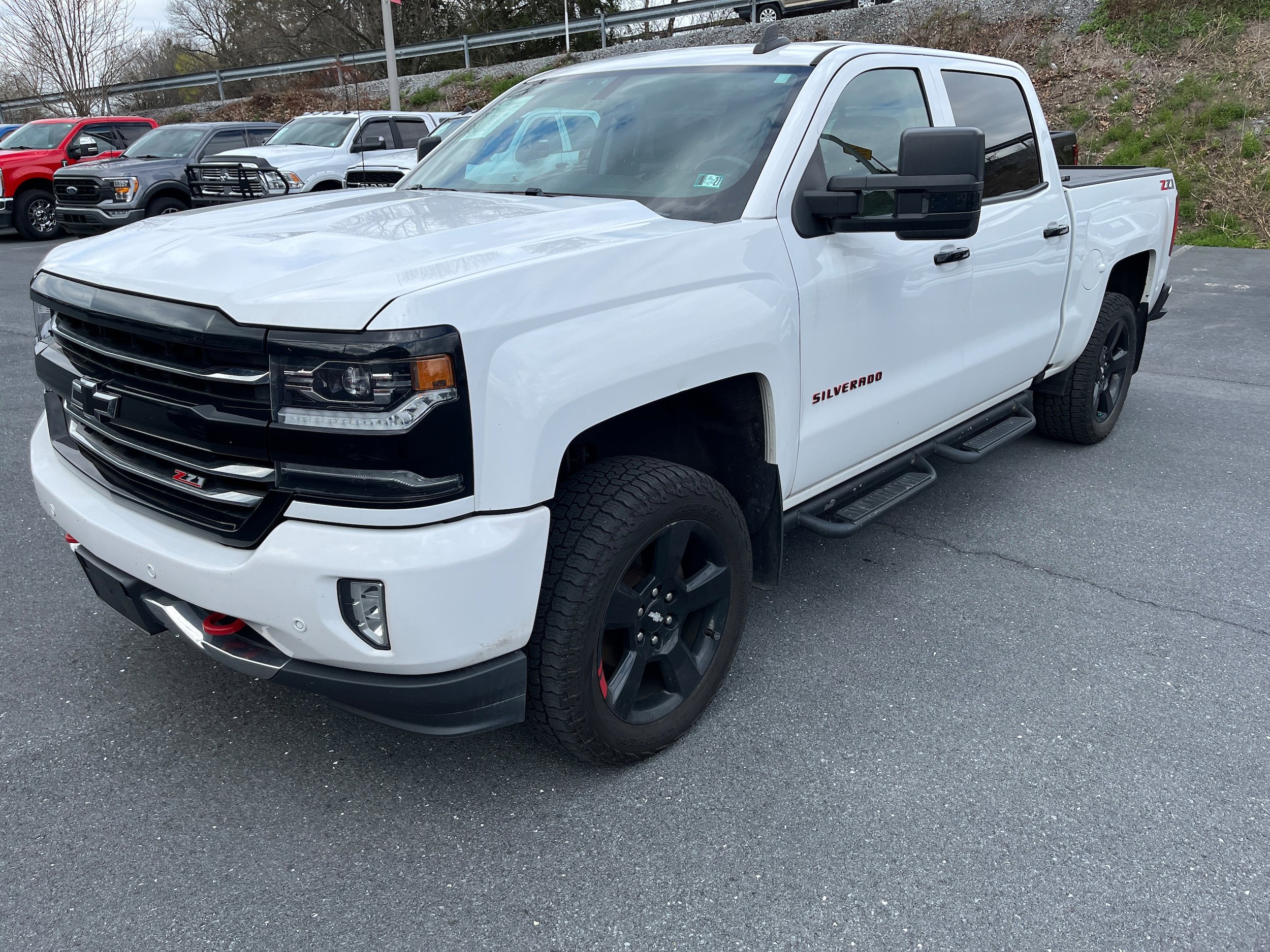Used 2018 Chevrolet Silverado 1500 LTZ Z71 w/ Redline Edition AWD/4WD image 28