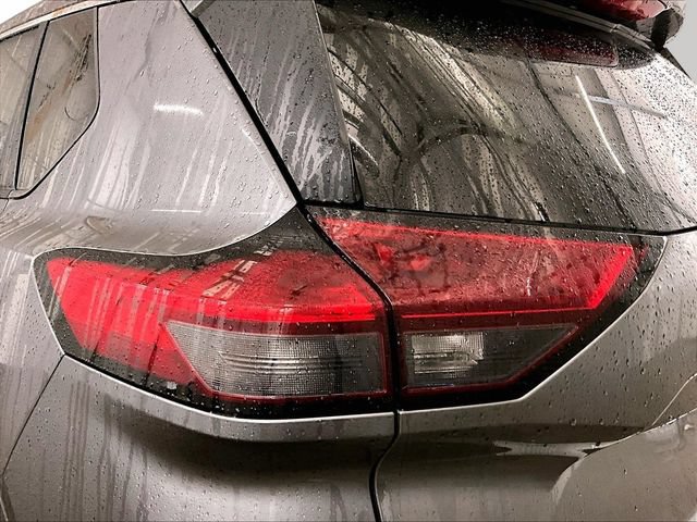 Used 2025 Nissan Rogue SV AWD/4WD image 28
