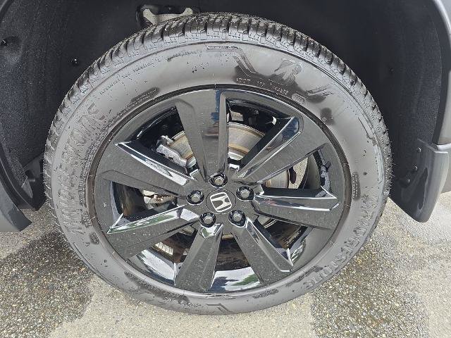Used 2025 Honda Pilot Black Edition image 31