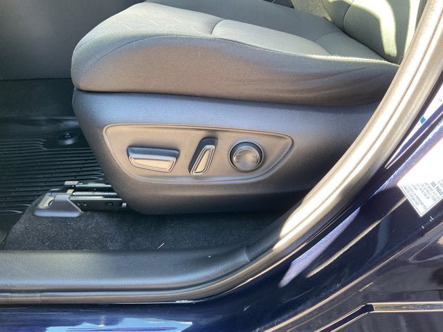 Used 2019 Toyota RAV4 XLE w/ Convenience Package AWD/4WD image 13