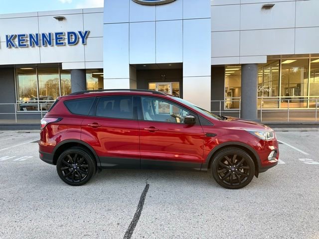 Certified 2017 Ford Escape SE w/ SE Sport Appearance Package AWD/4WD image 14