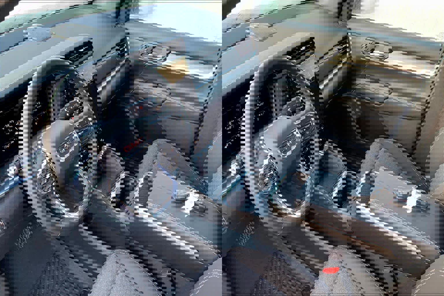 Used 2025 GMC Terrain Elevation image 15