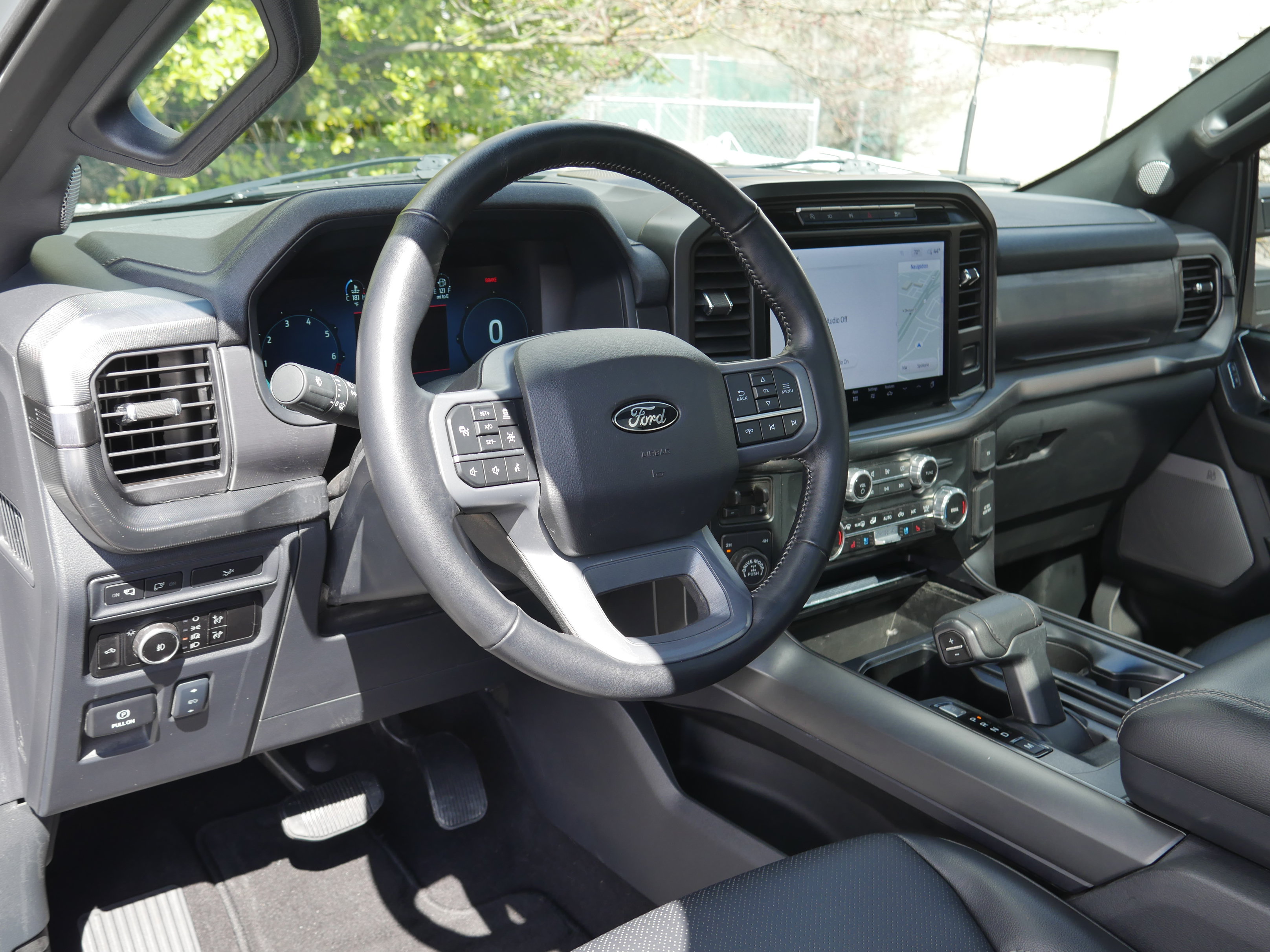 Certified 2024 Ford F150 Lariat w/ Tow/Haul Package AWD/4WD image 4