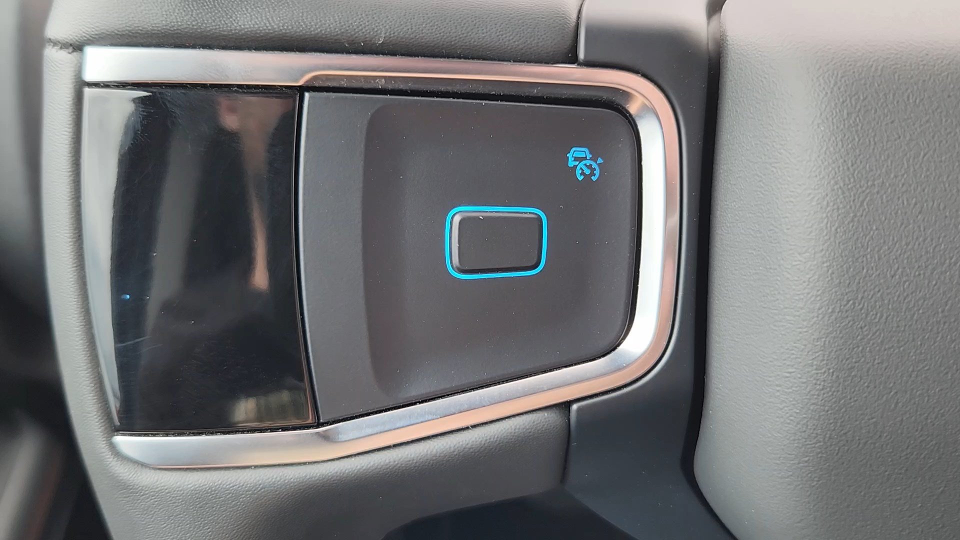 Certified 2025 Ford Expedition Active AWD/4WD image 13