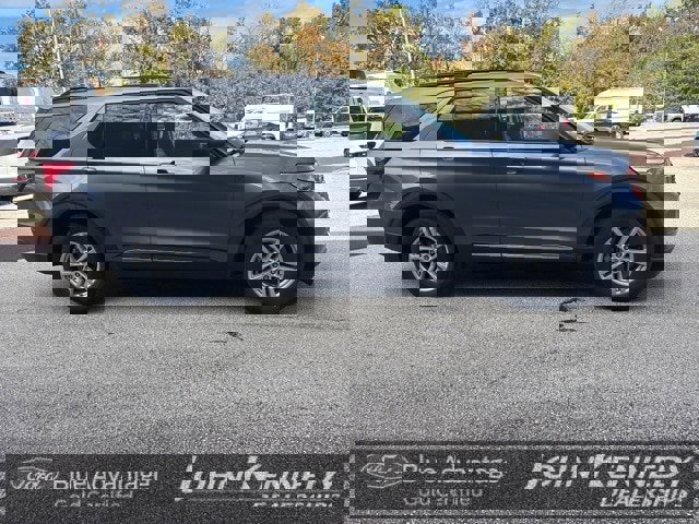 Certified 2022 Ford Explorer XLT w/ Equipment Group 202A image 19