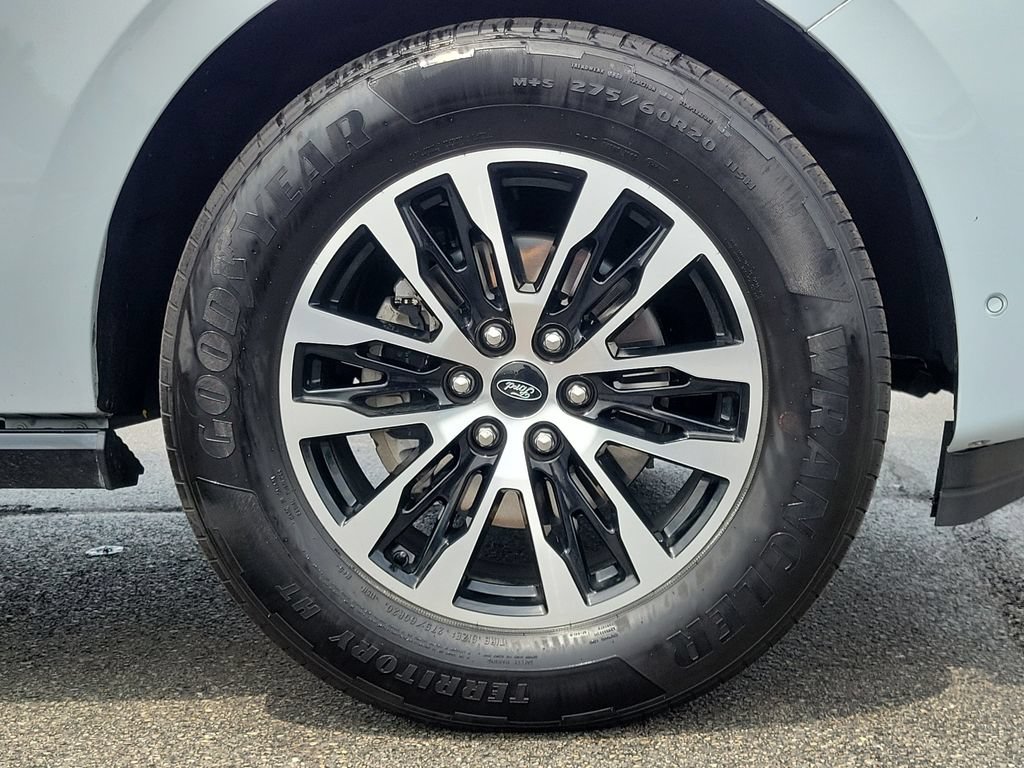 Certified 2025 Ford Expedition Max Platinum AWD/4WD image 9