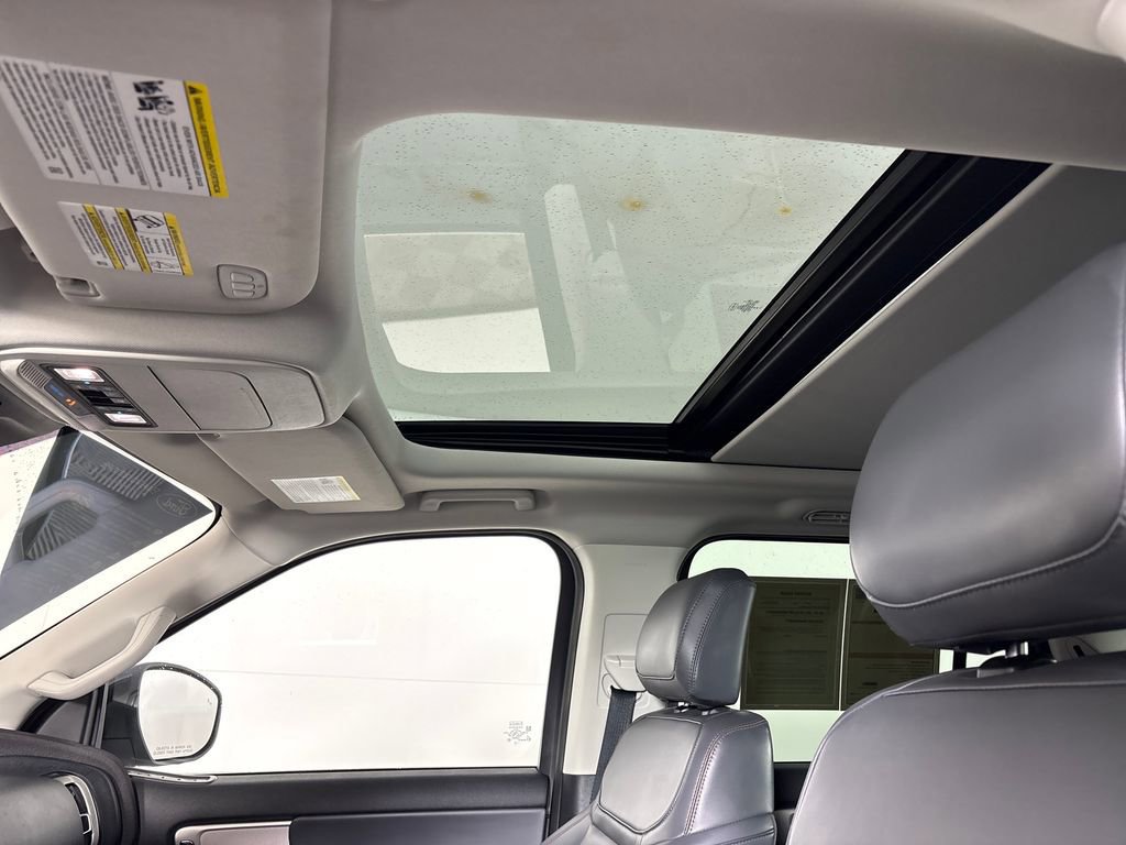 Certified 2025 Ford Expedition Active image 36