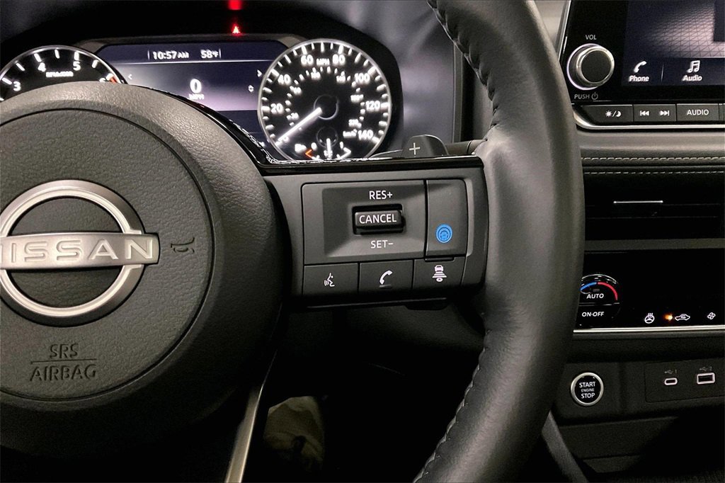 Used 2023 Nissan Rogue SV w/ SV Premium B Package image 18