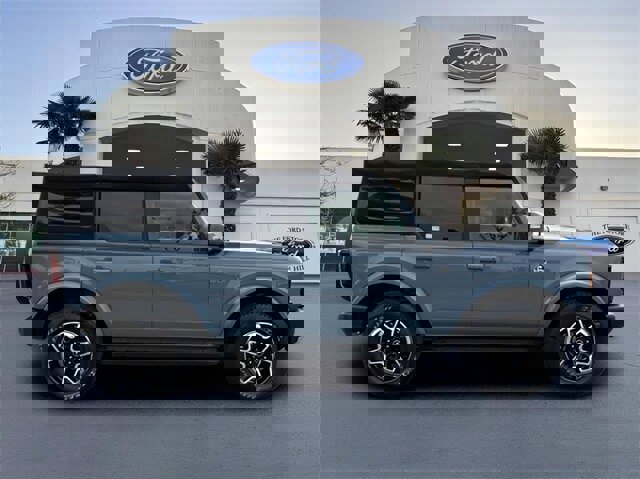 Certified 2022 Ford Bronco Outer Banks image 2