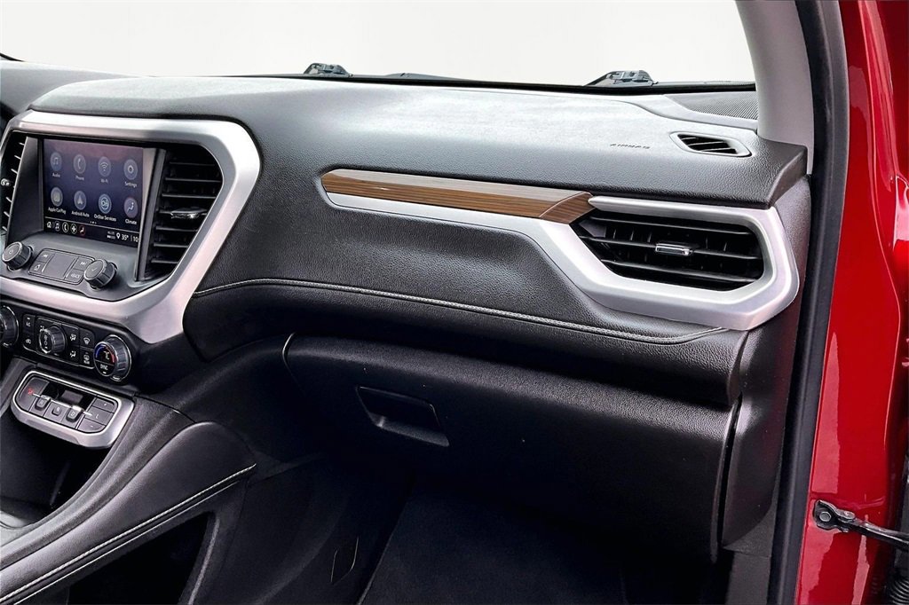 Used 2023 GMC Acadia SLE image 17