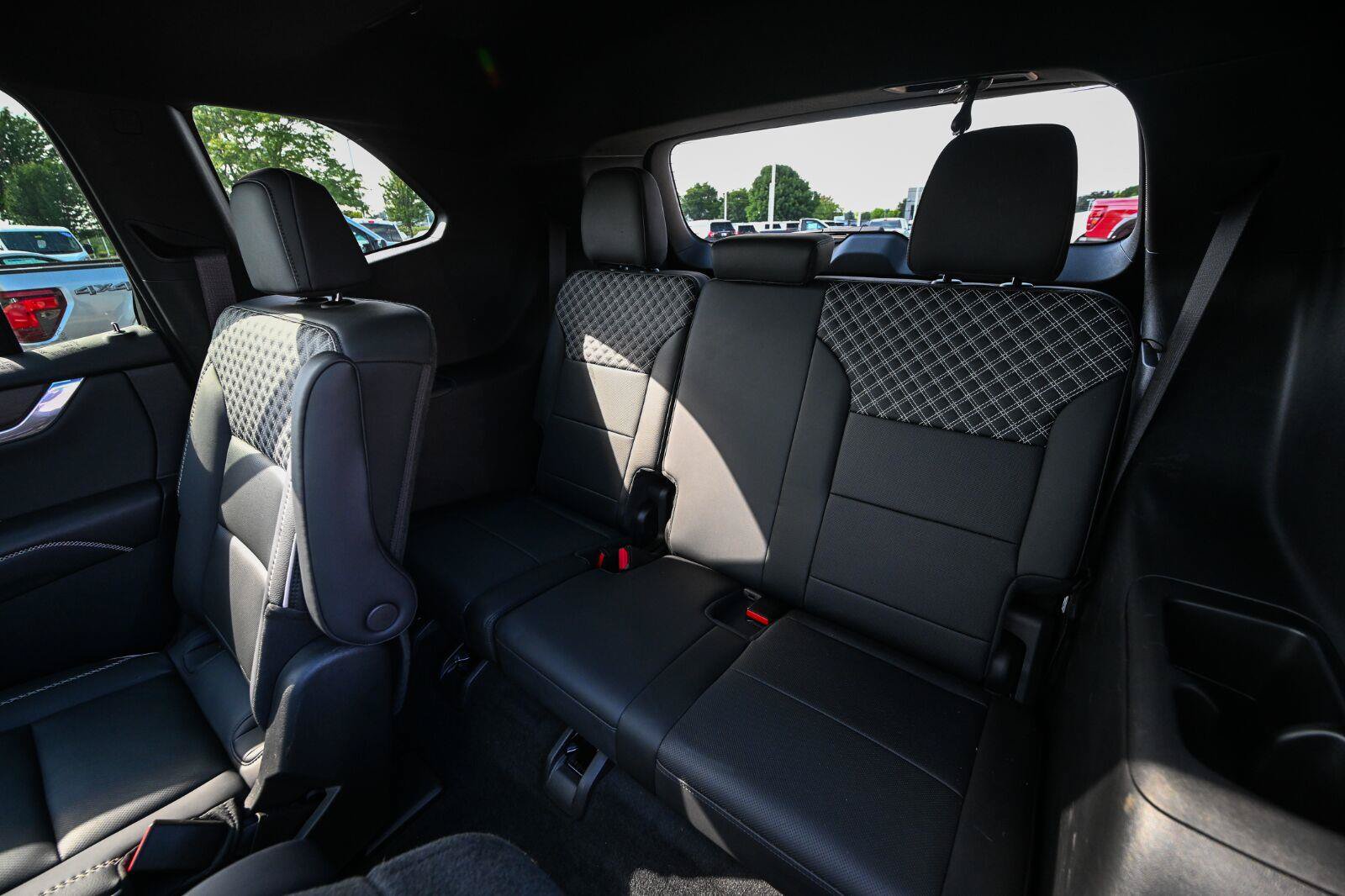 Used 2024 GMC Acadia Denali AWD/4WD image 42