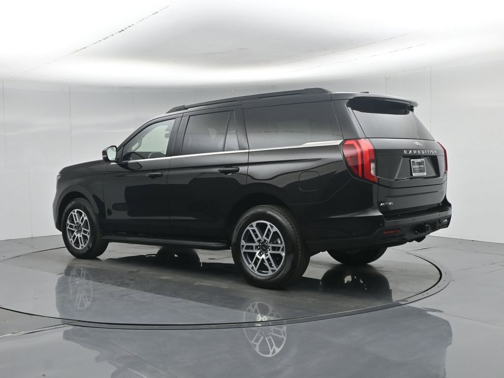 Certified 2025 Ford Expedition Active RWD image 7