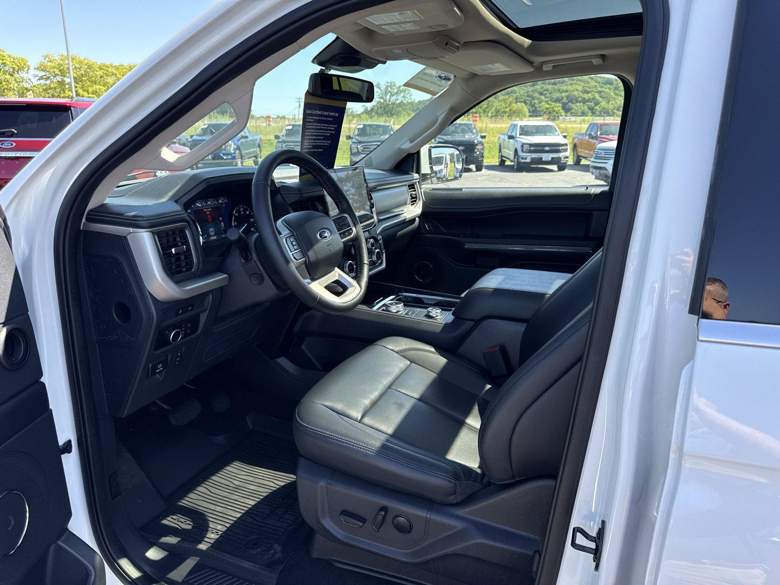 Certified 2024 Ford Expedition XLT AWD/4WD image 8