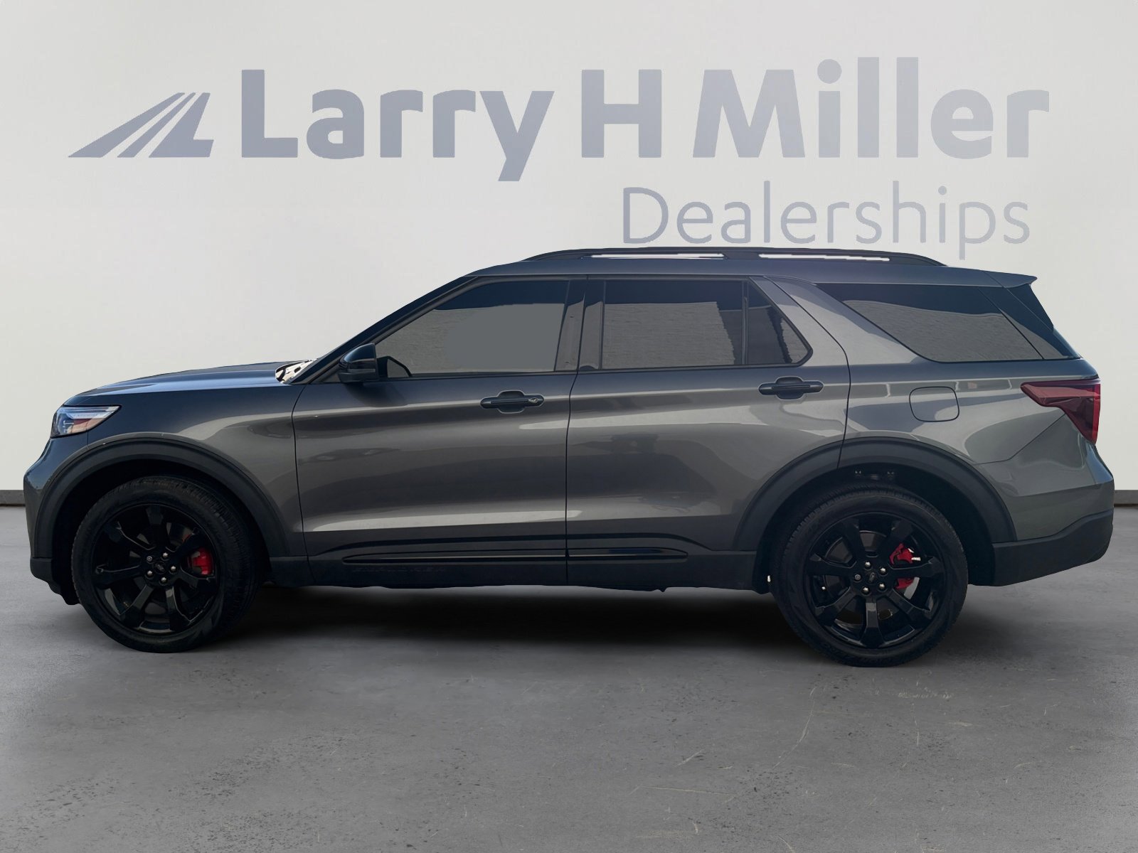 Certified 2023 Ford Explorer ST w/ Equipment Group 401A AWD/4WD image 2