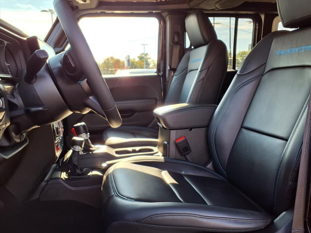 Used 2024 Jeep Wrangler Unlimited Rubicon 4xe image 14