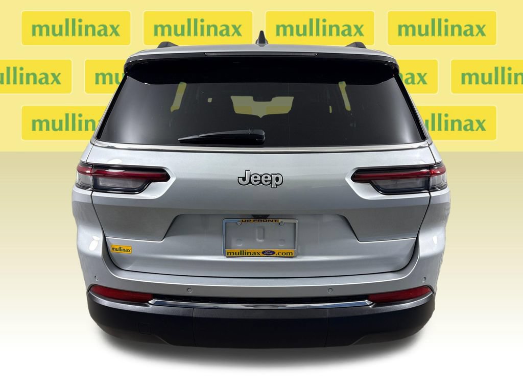 Used 2025 Jeep Grand Cherokee L Laredo RWD image 8