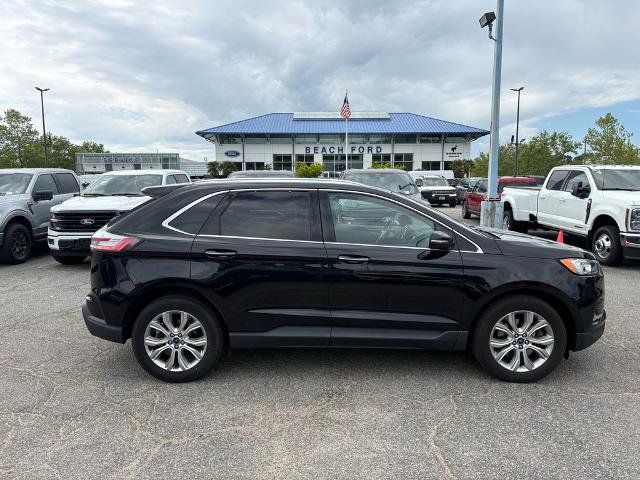 Certified 2019 Ford Edge Titanium AWD/4WD image 6