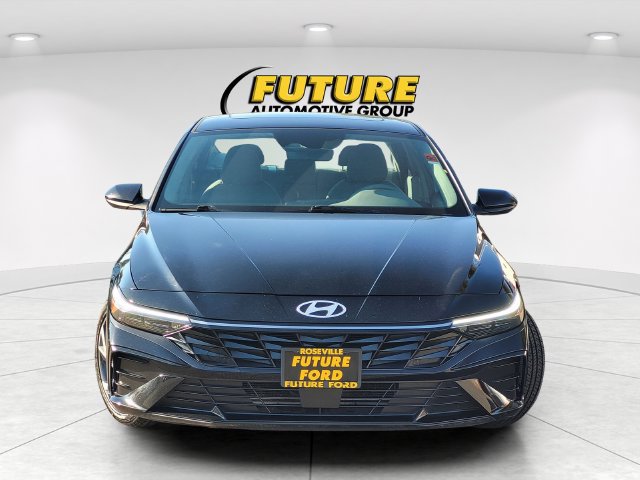 Used 2025 Hyundai Elantra SEL FWD image 2