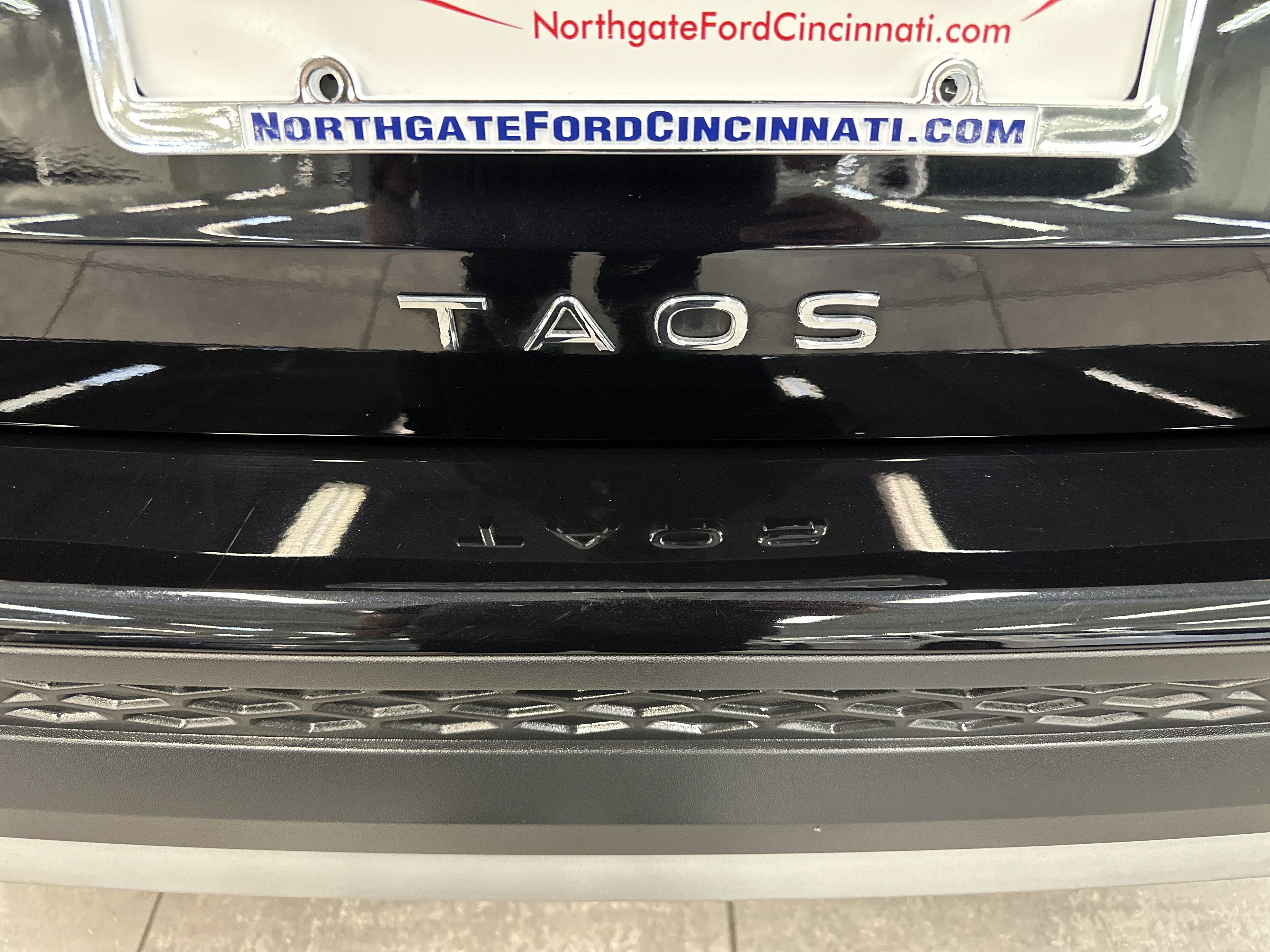 Used 2024 Volkswagen Taos SE image 18