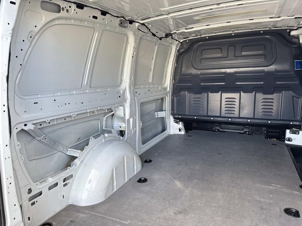 Used 2023 Mercedes-Benz Metris image 10