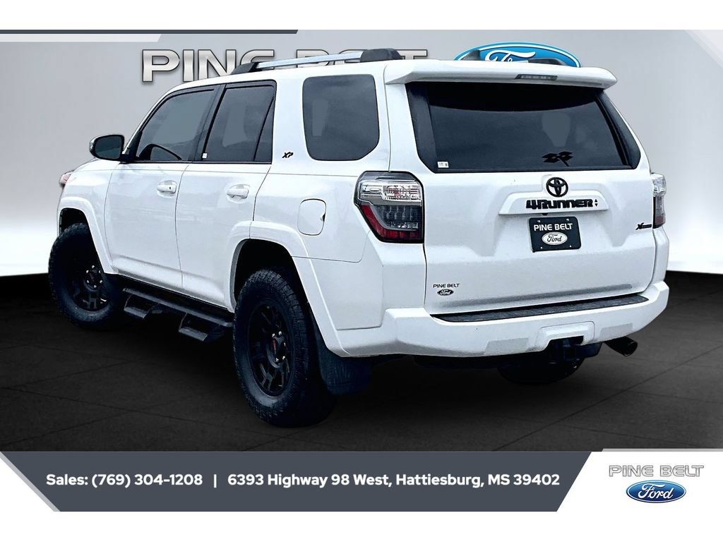 Used 2020 Toyota 4Runner SR5 Premium w/ Moonroof Package RWD image 2