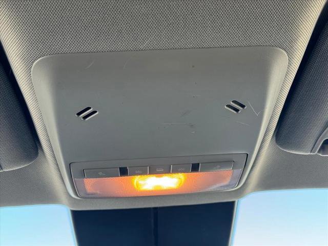 Used 2018 Chevrolet Trax LT w/ LT Convenience Package image 17