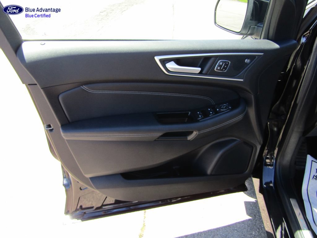 Certified 2019 Ford Edge Titanium w/ Cold Weather Package AWD/4WD image 30