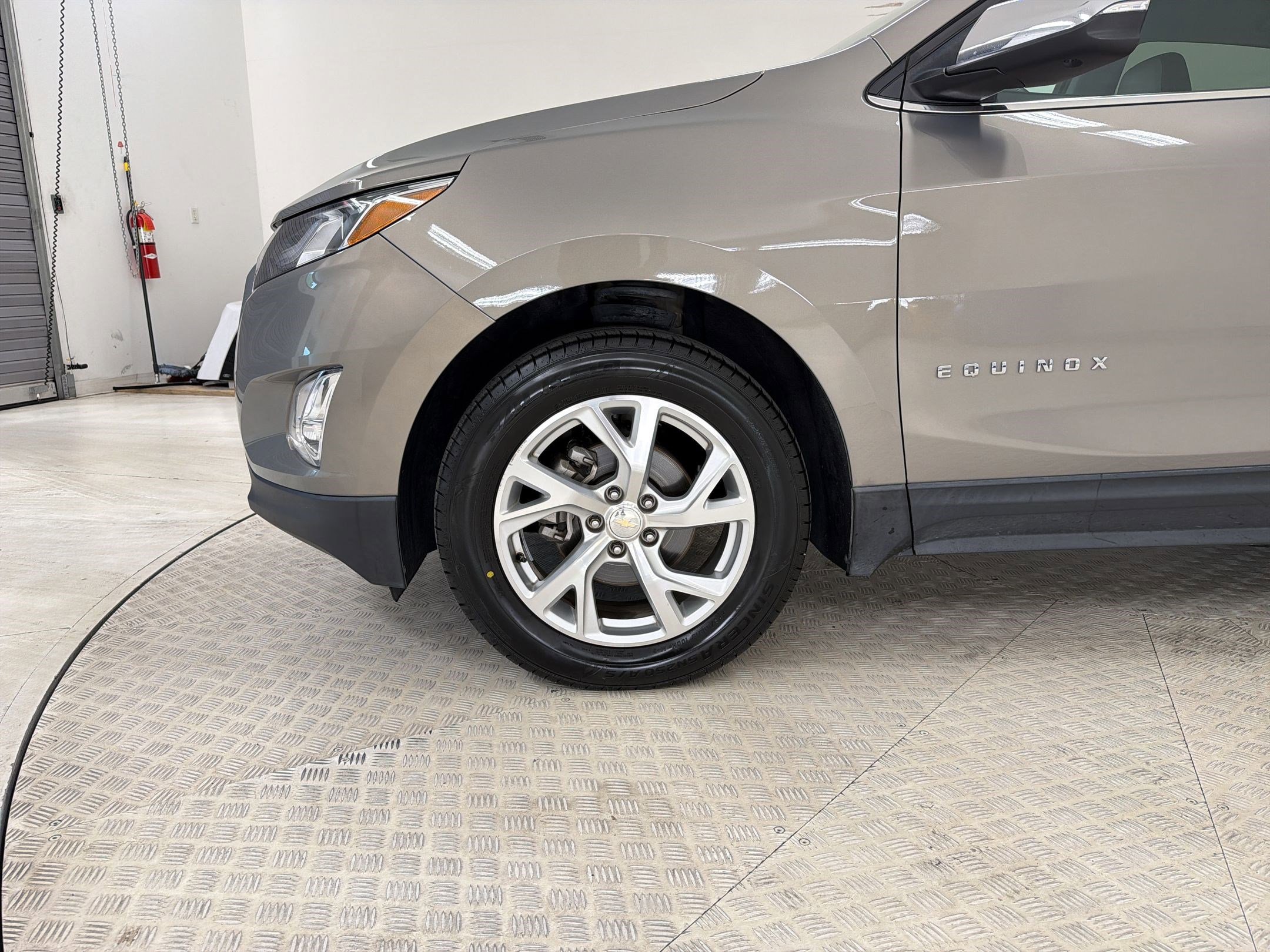 Used 2018 Chevrolet Equinox Premier AWD/4WD image 11
