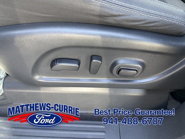 Used 2021 Nissan Titan SV w/ SV Convenience Package AWD/4WD image 10