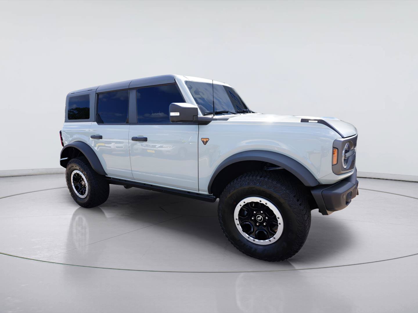 Certified 2023 Ford Bronco Badlands AWD/4WD image 1